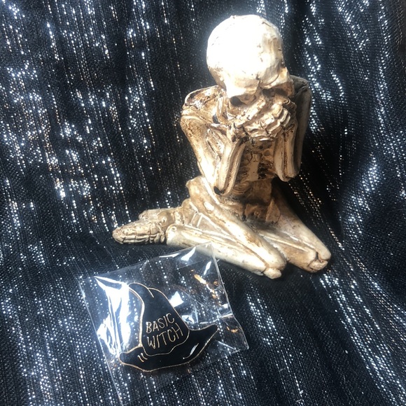 Basic witch pin - Picture 3 of 5